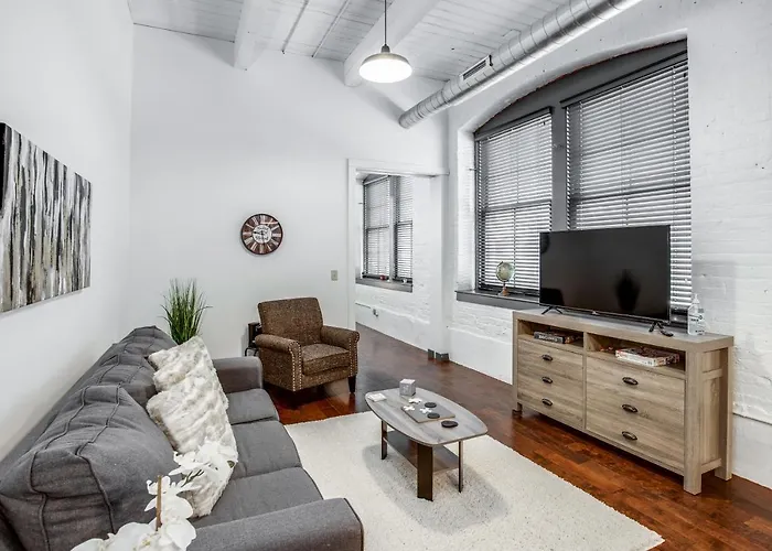 Ny Style Centric Loft With King Bed By Park Ave