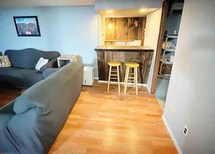 Adorable&Cozy Suburban Home Mins From Dwtn/Airport