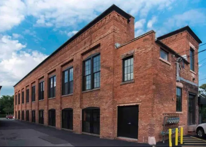 Modern Loft Style On Monroe By Dwtn & Park Ave