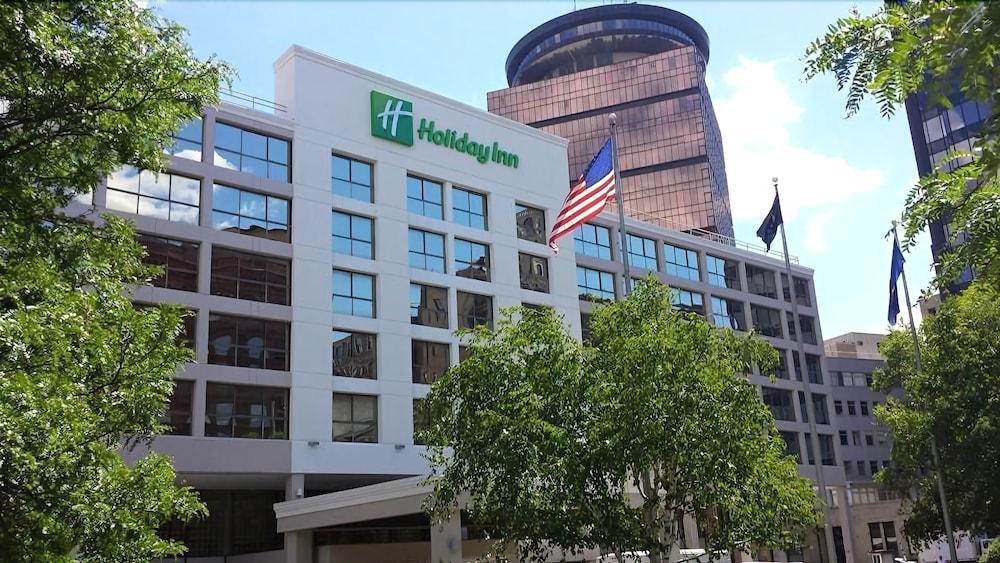 Wyndham Downtown Hotel 3*