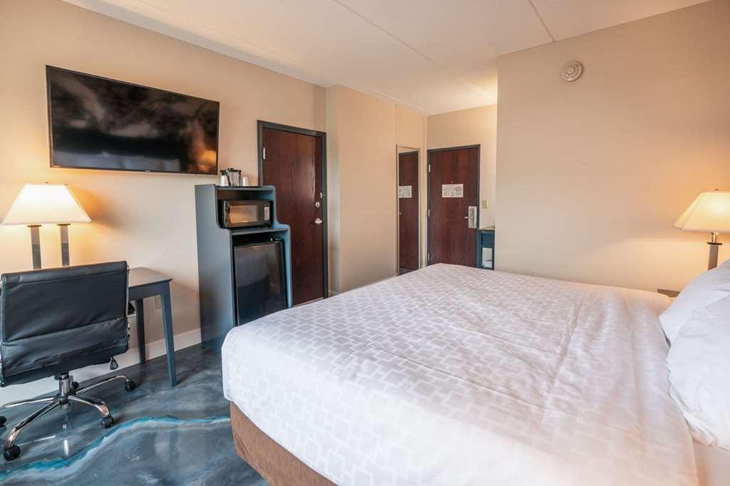 Oakfield & Suites, Ascend Collection Hotel Rochester