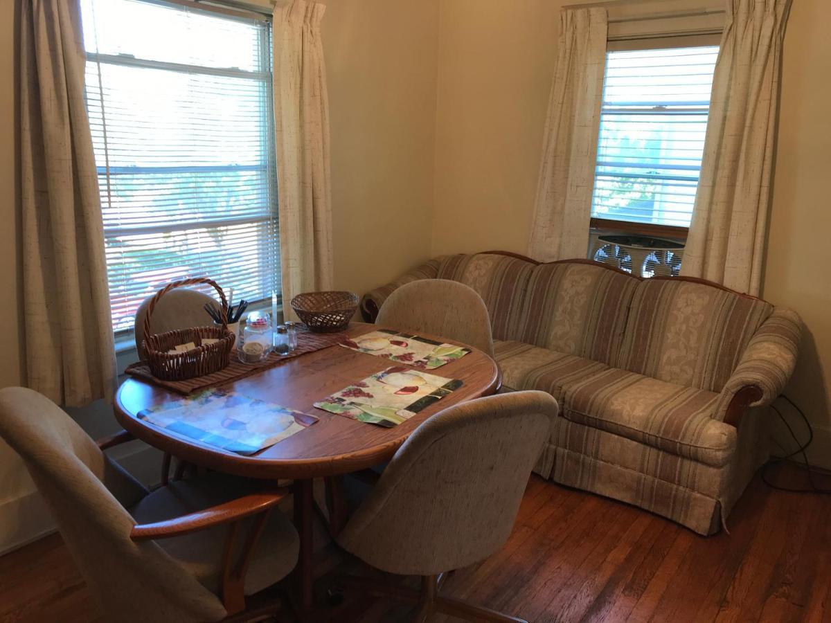 Airport, Eastman Dental, Uofr & Medical Ctr At Hospital-professionals Welcomed Guest house