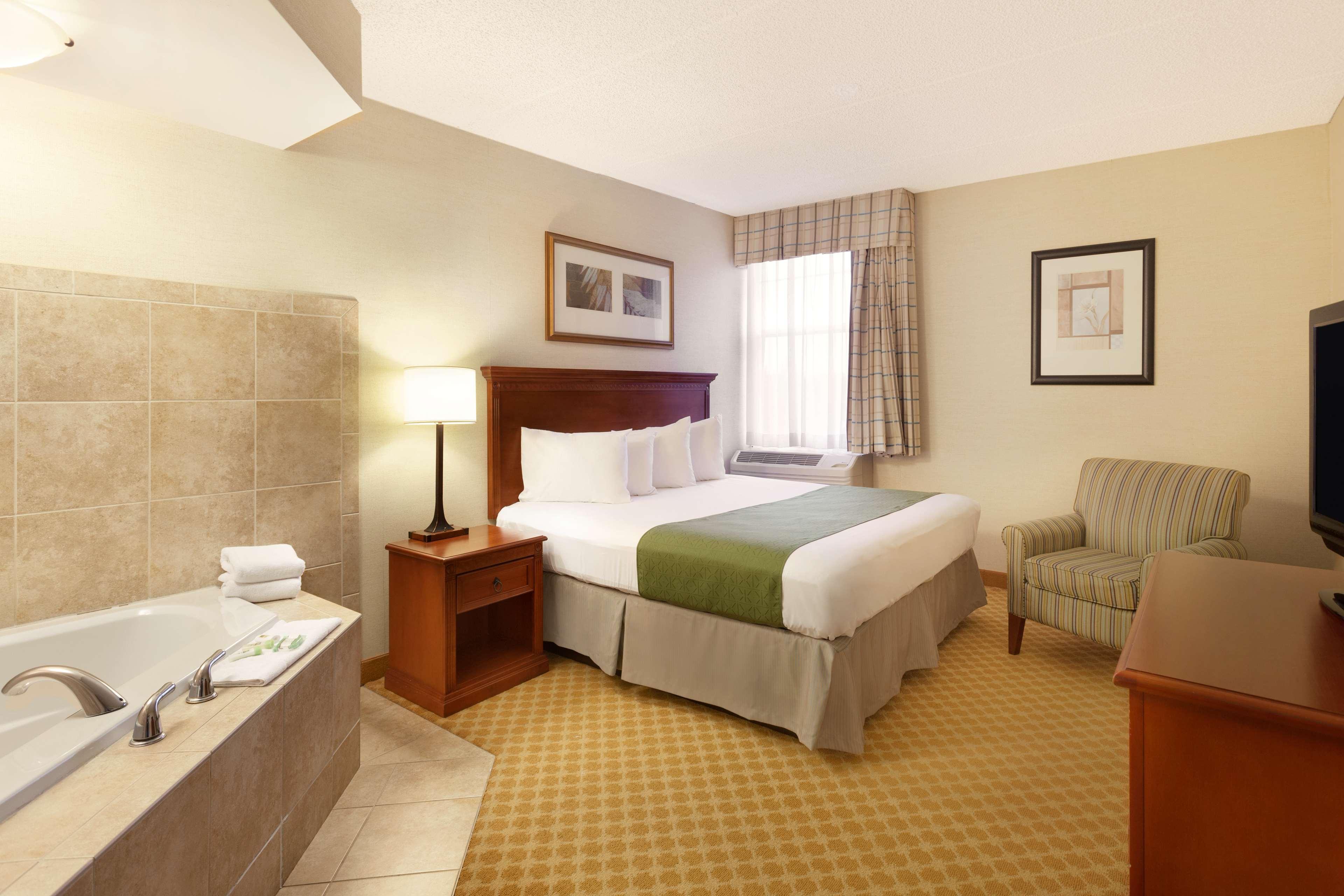 Hotel Spark By Hilton Area Rochester