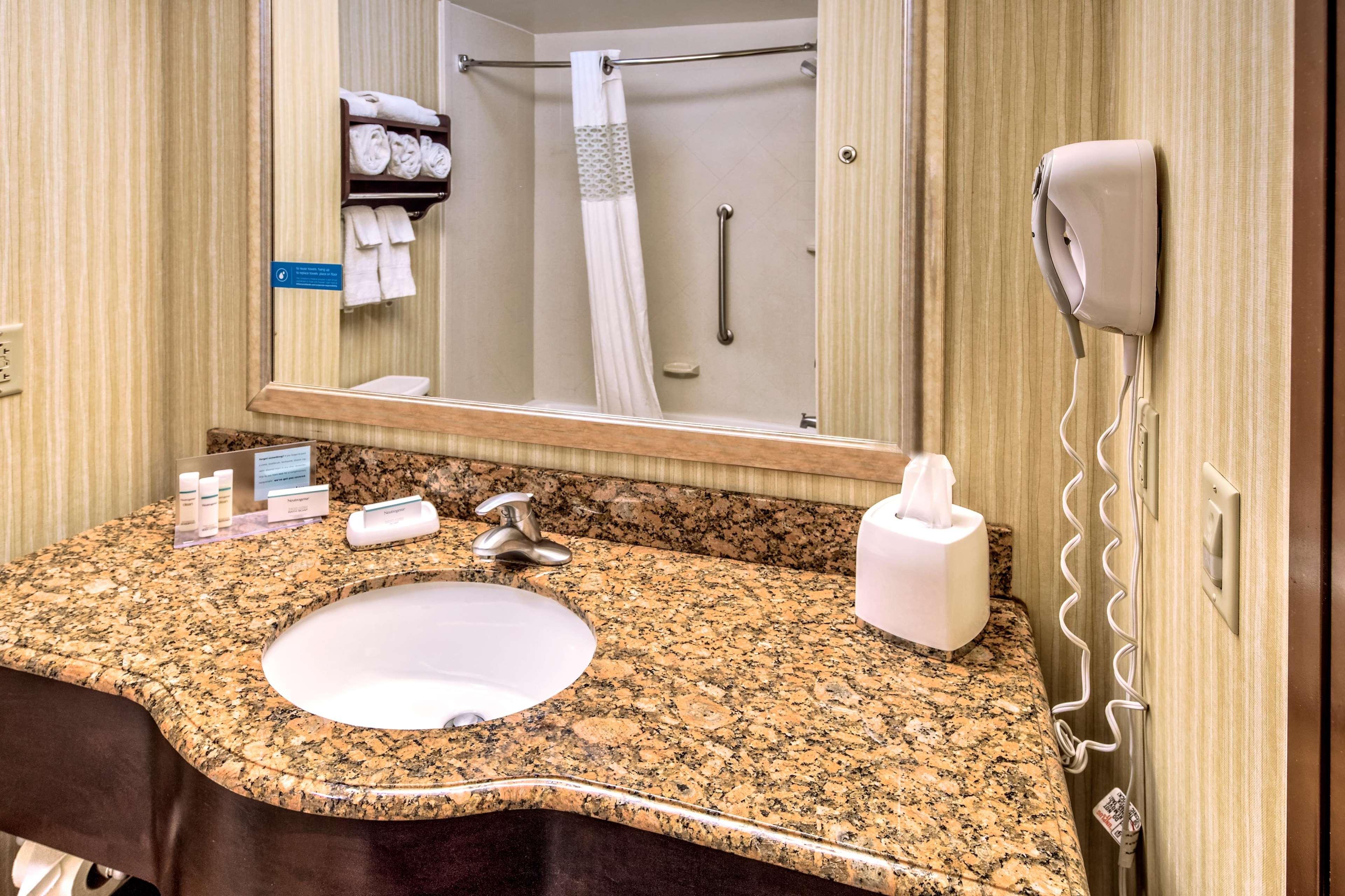 Hampton - Irondequoit Hotel 3*