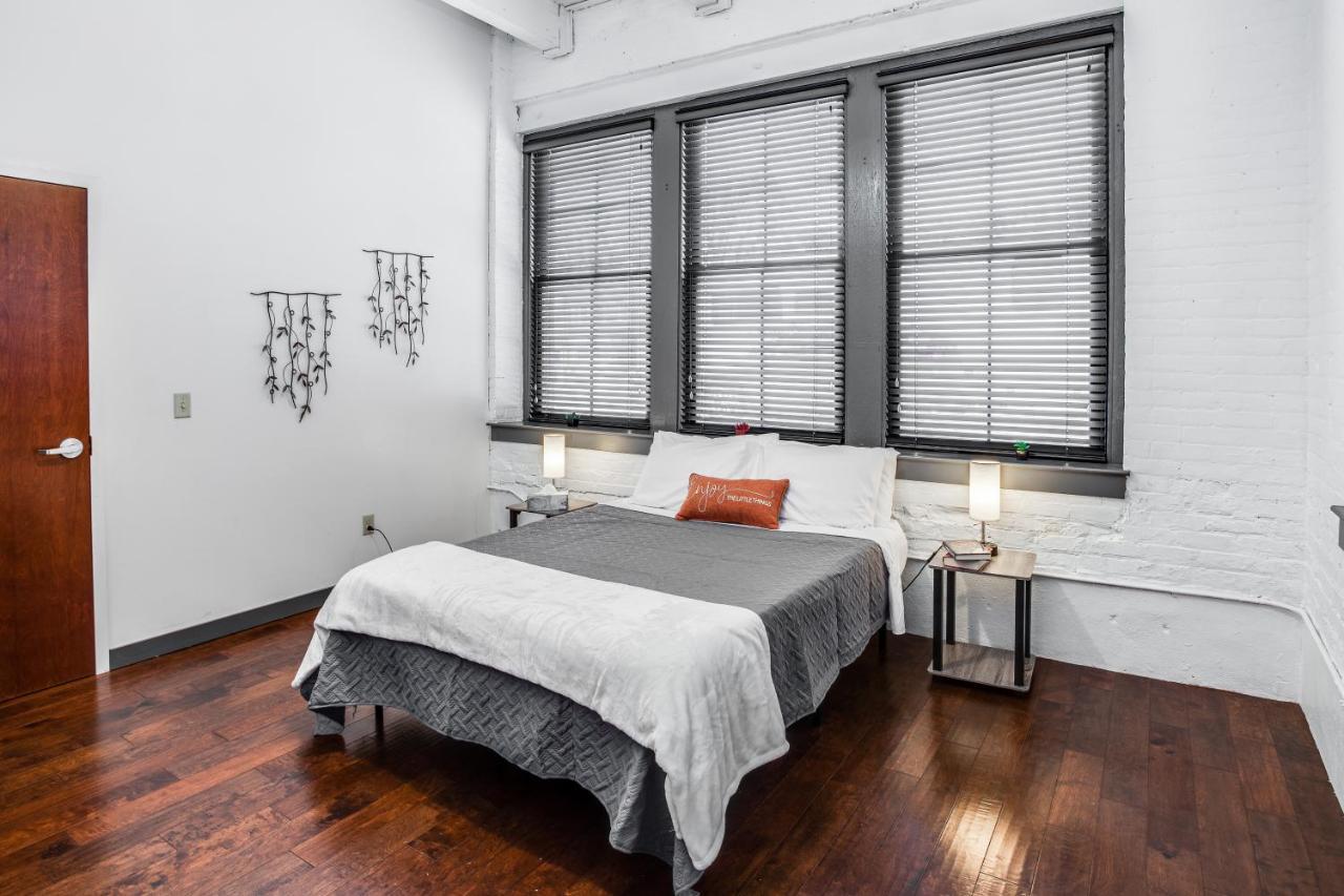Ny Style Centric Loft With King Bed By Park Ave Rochester