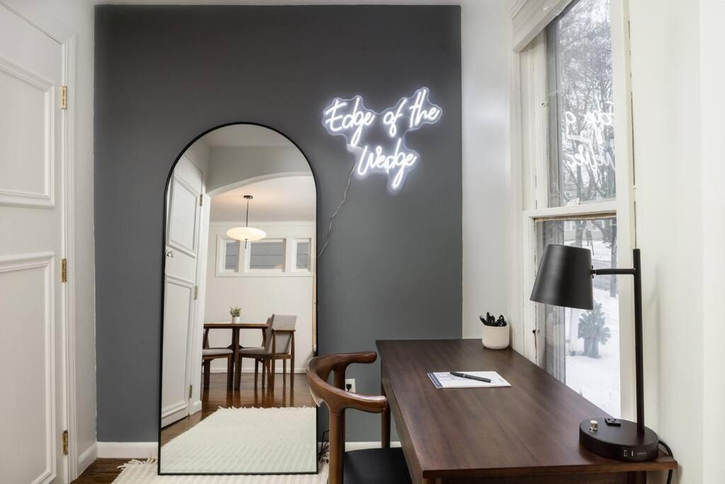 Edge Of The Wedge - Rochesters Most Convenient Holiday home Rochester