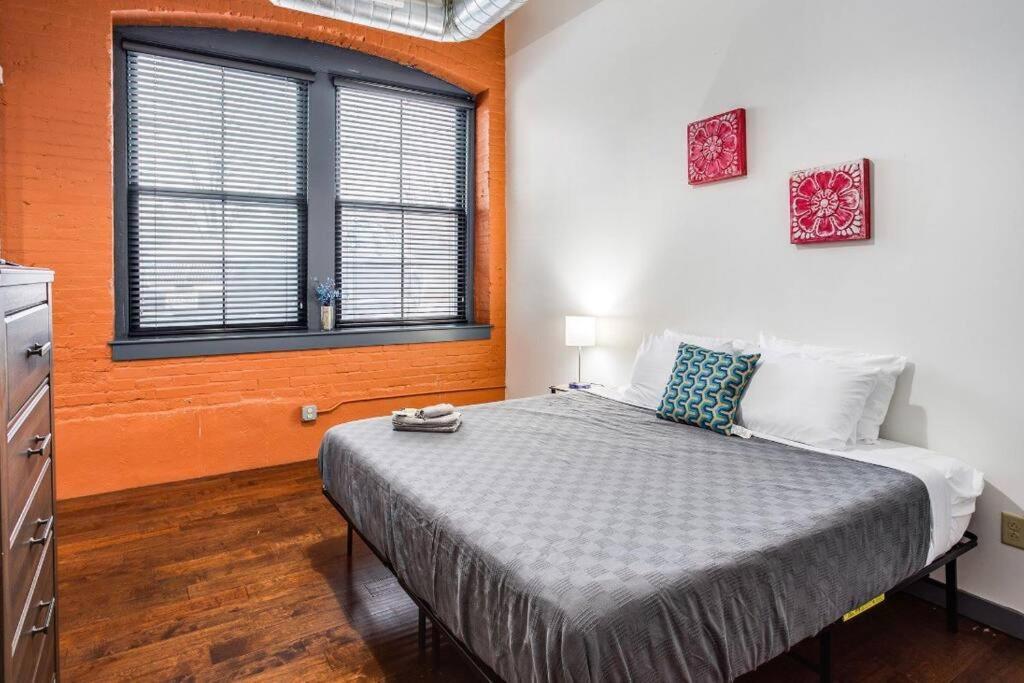 Centric Ny Style Loft W/king Bed Apartment Rochester