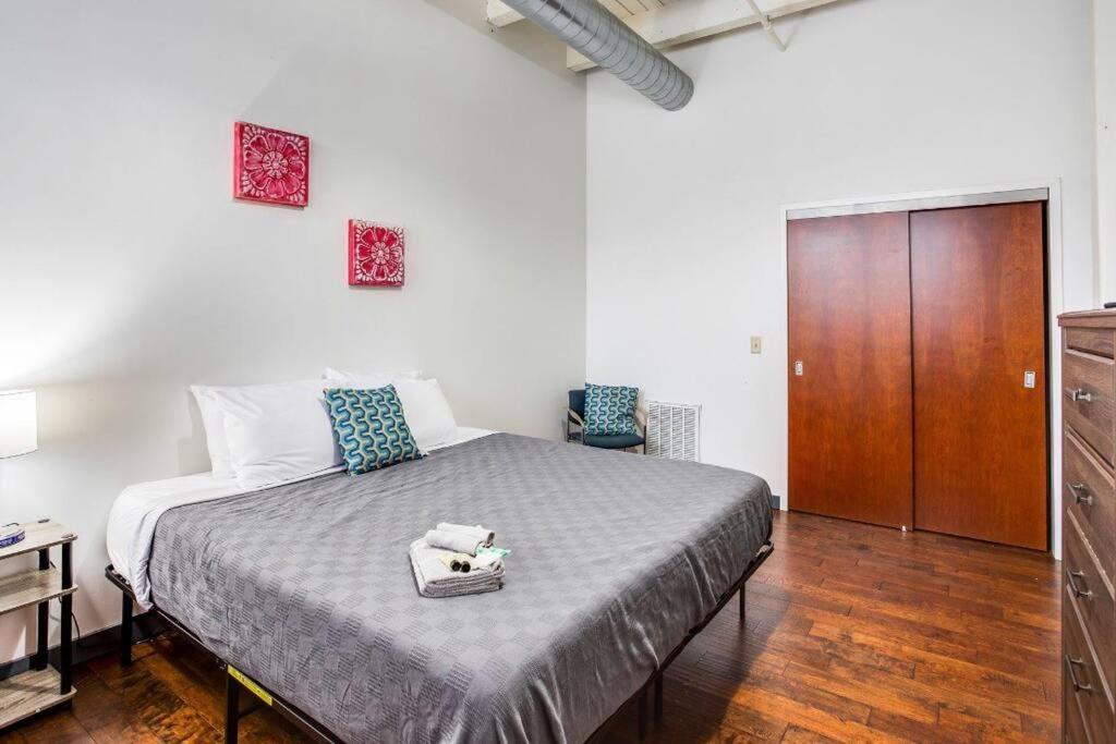 Centric Ny Style Loft W/king Bed Apartment Rochester