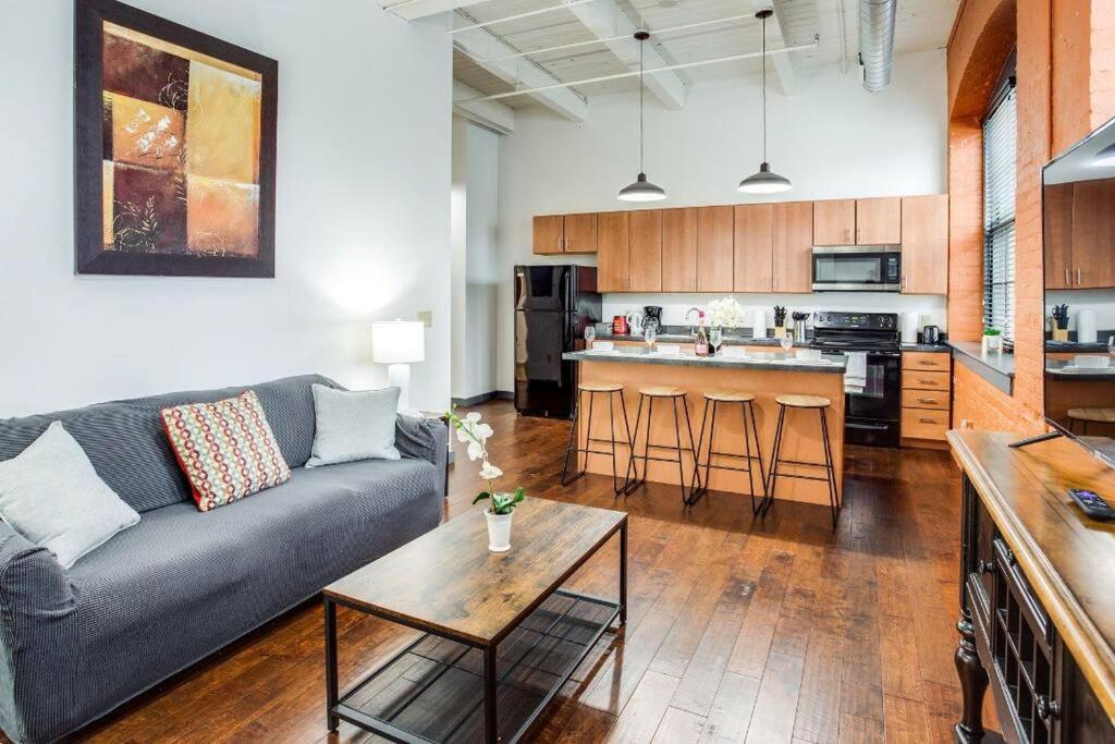 Apartment Centric Ny Style Loft W/king Bed