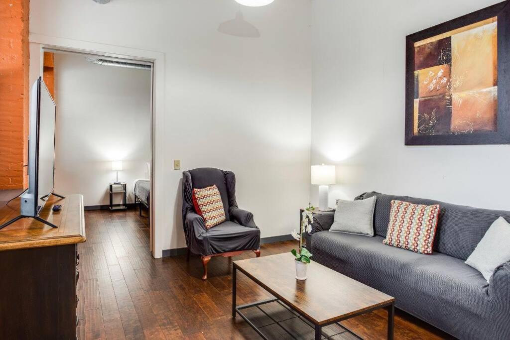 Centric Ny Style Loft W/king Bed * Rochester