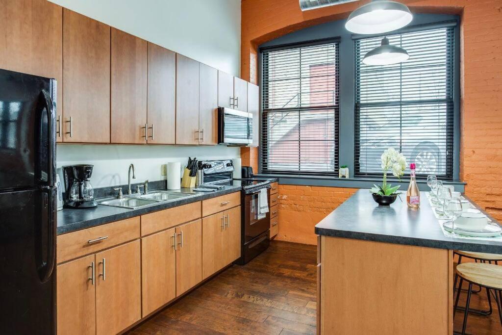 Apartment Centric Ny Style Loft W/king Bed Rochester
