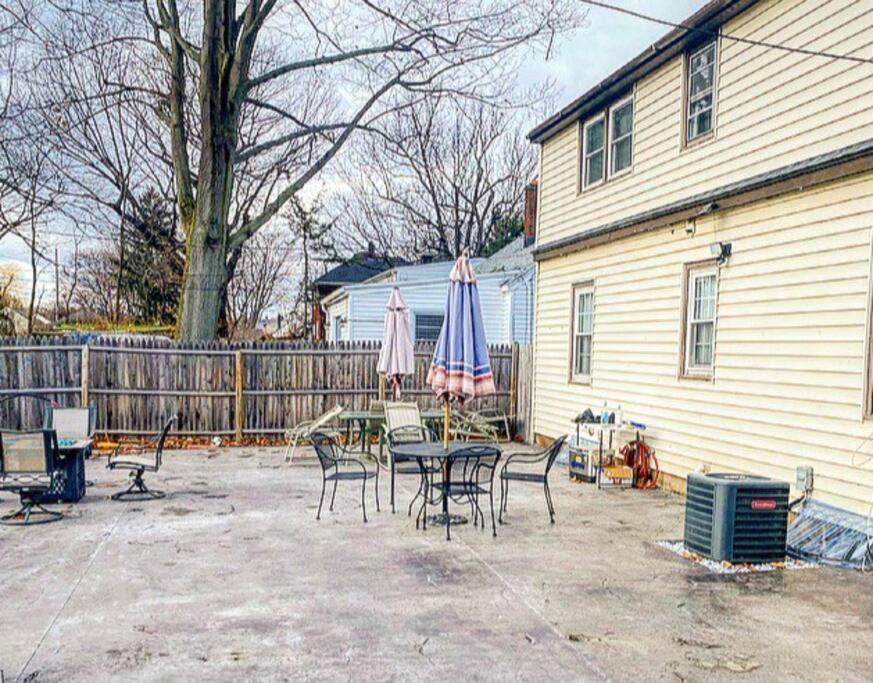 Adorable&cozy Suburban Mins From Dwtn/airport Holiday home Rochester