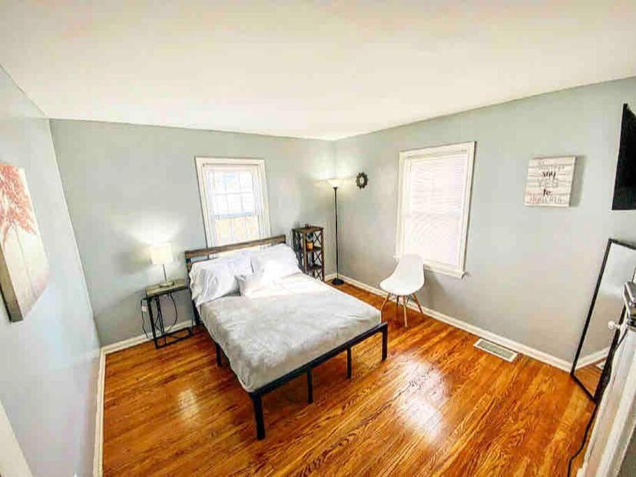 Adorable&cozy Suburban Mins From Dwtn/airport Holiday home Rochester