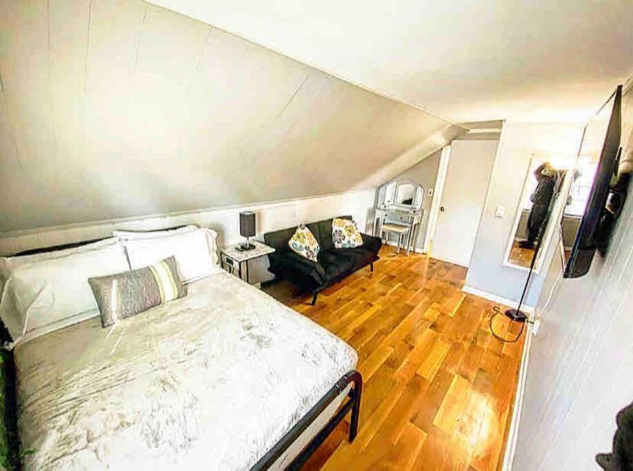 Adorable&cozy Suburban Mins From Dwtn/airport Rochester
