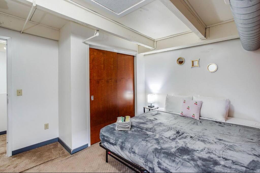 Centric Modern Loft W/ King Beds Rochester