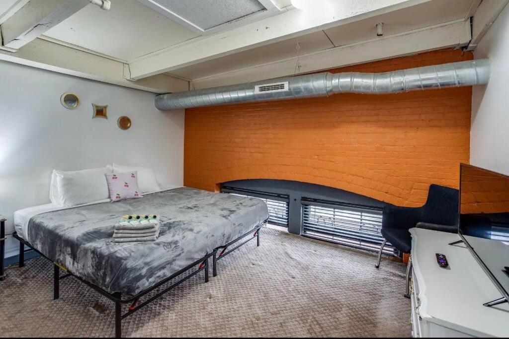 Centric Modern Loft W/ King Beds *