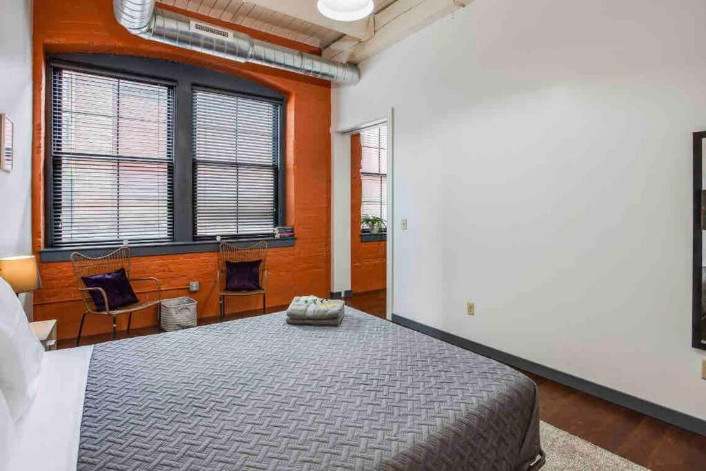 Modern Loft Style On Monroe By Dwtn & Park Ave