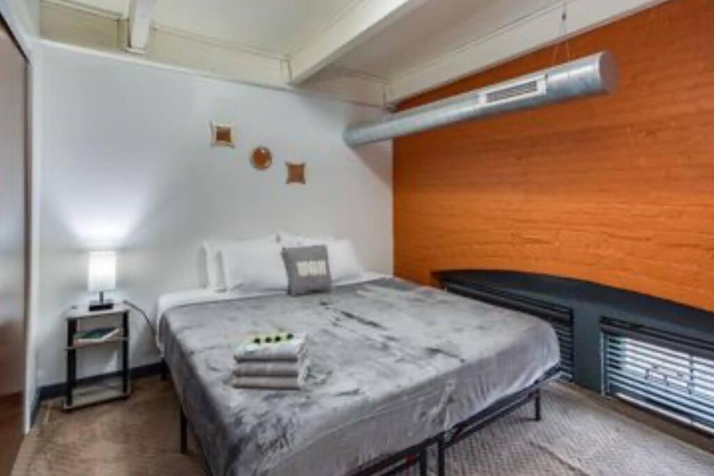 Centric Modern Loft W/ King Beds Apartment *