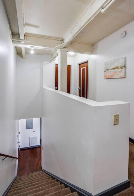 Apartment Centric Modern Loft W/ King Beds Rochester