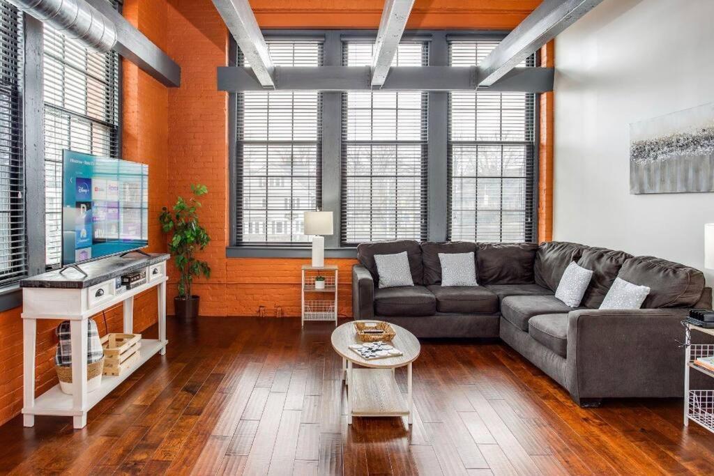 Centric Modern Loft W/ King Beds