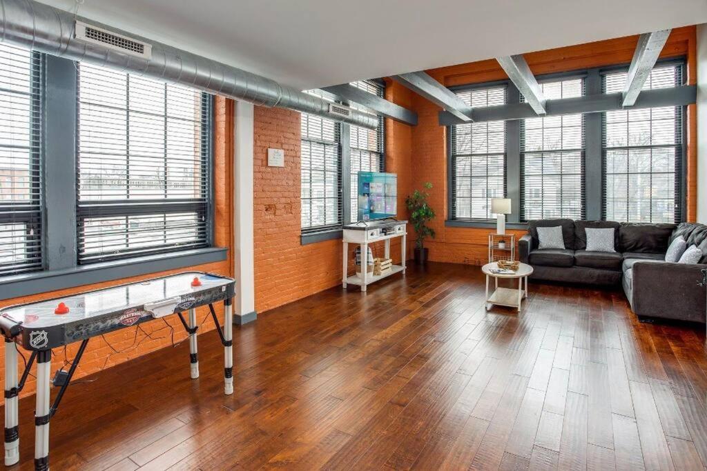 Centric Modern Loft W/ King Beds Apartment Rochester