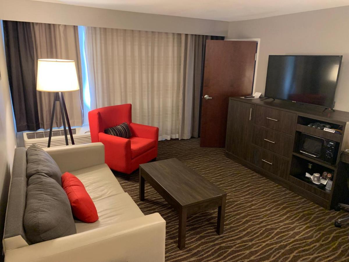 Country & By Radisson, Rochester-pittsford-brighton, Ny Rochester