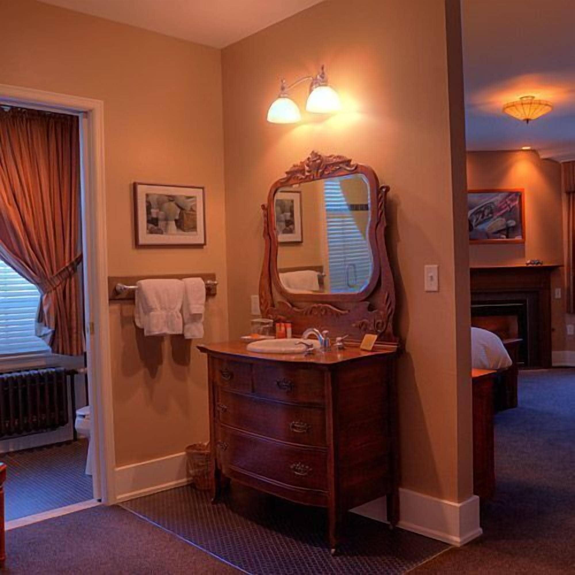 On Broadway Inn 4*