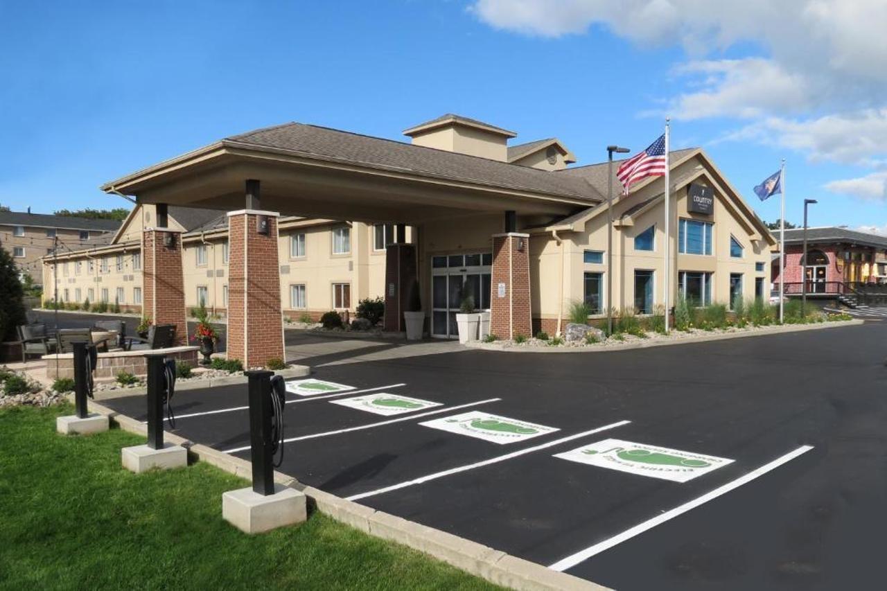 Country & By Radisson, Rochester-pittsford-brighton, Ny Rochester
