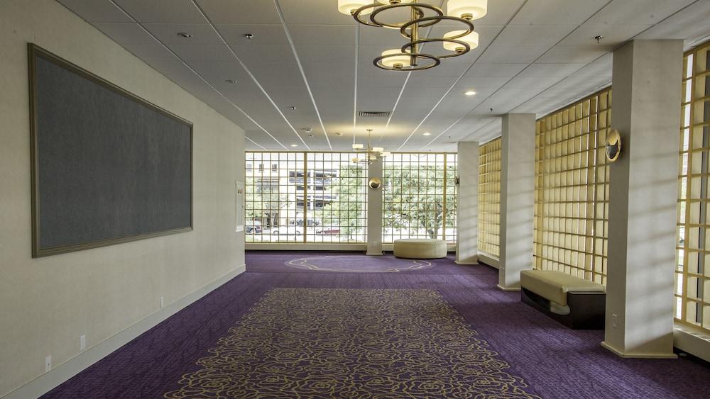Wyndham Downtown Hotel Rochester