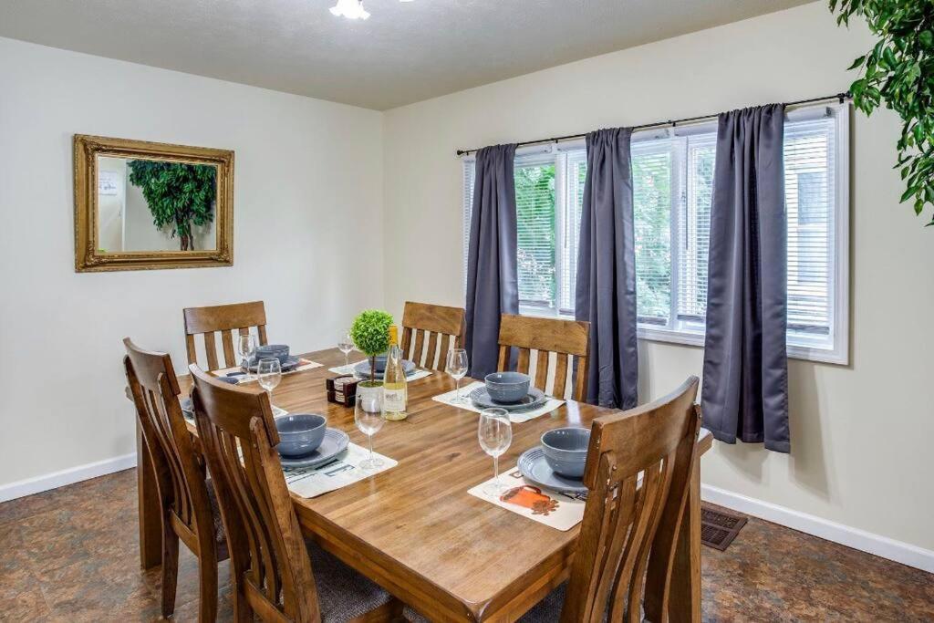 Holiday home Marvelous Colonial Mins To Uofr/airpt Rochester