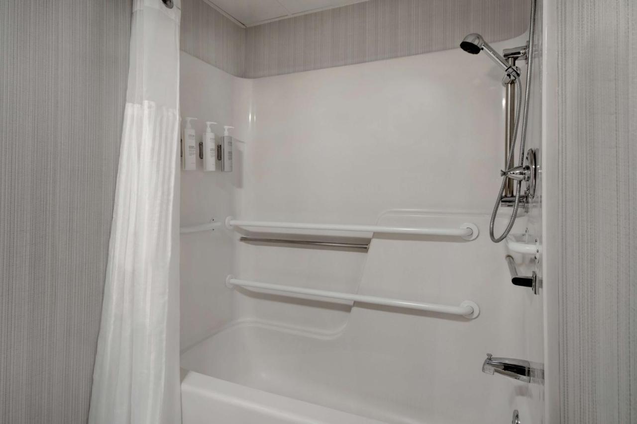 Hotel Spark By Hilton Area Rochester
