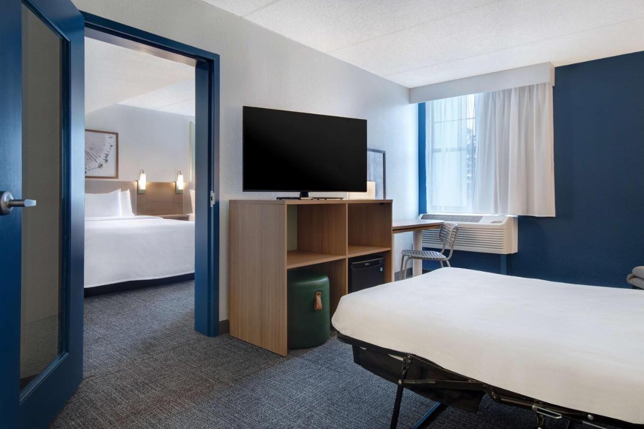 Spark By Hilton Area Hotel
