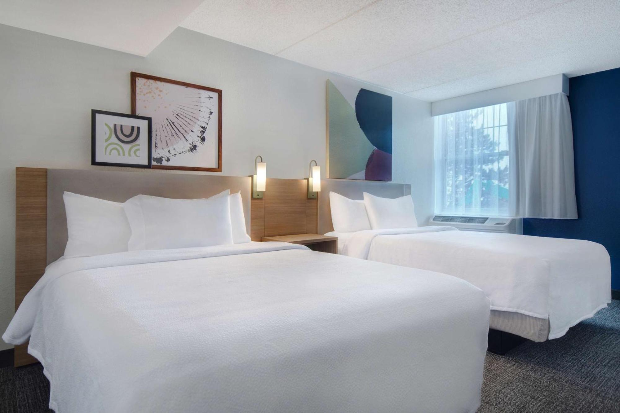 Hotel Spark By Hilton Area Rochester