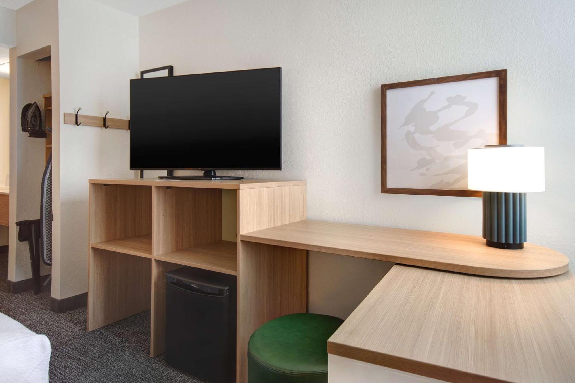 Spark By Hilton Area Hotel 3*