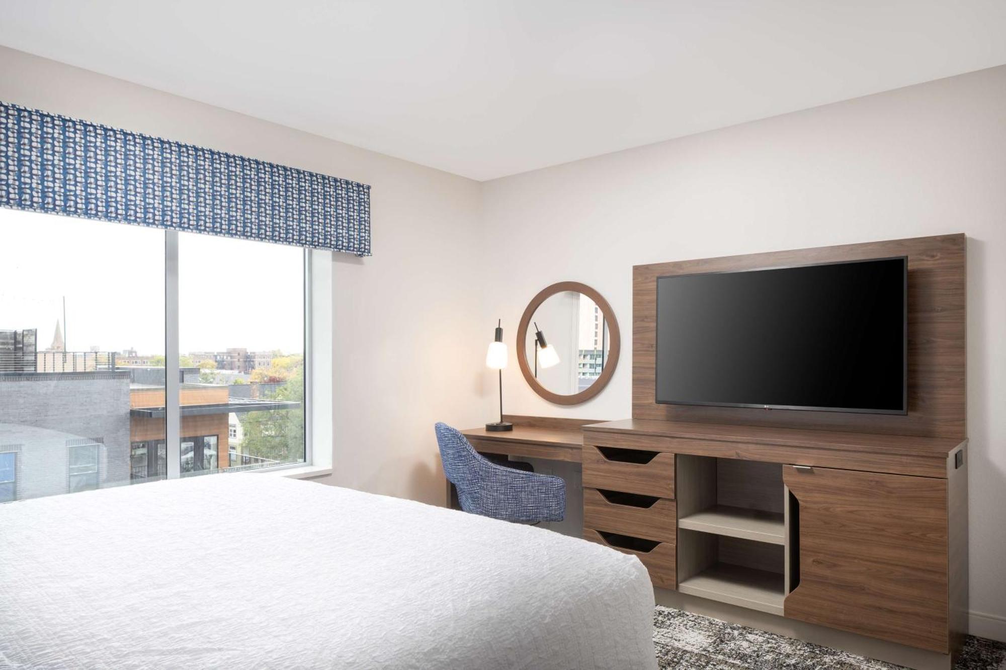 Hampton & Downtown Hotel 3*