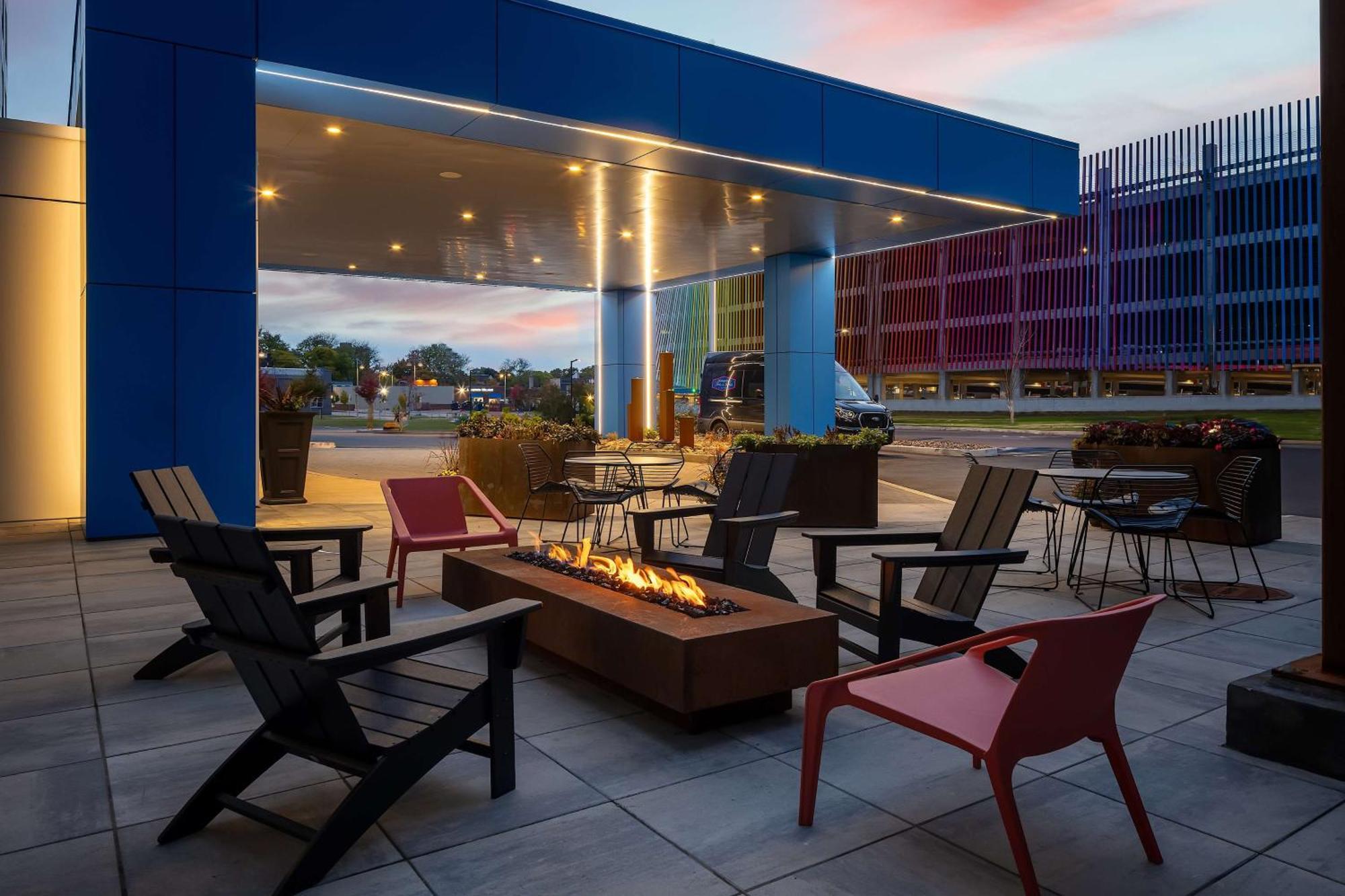 Hampton & Downtown 3*