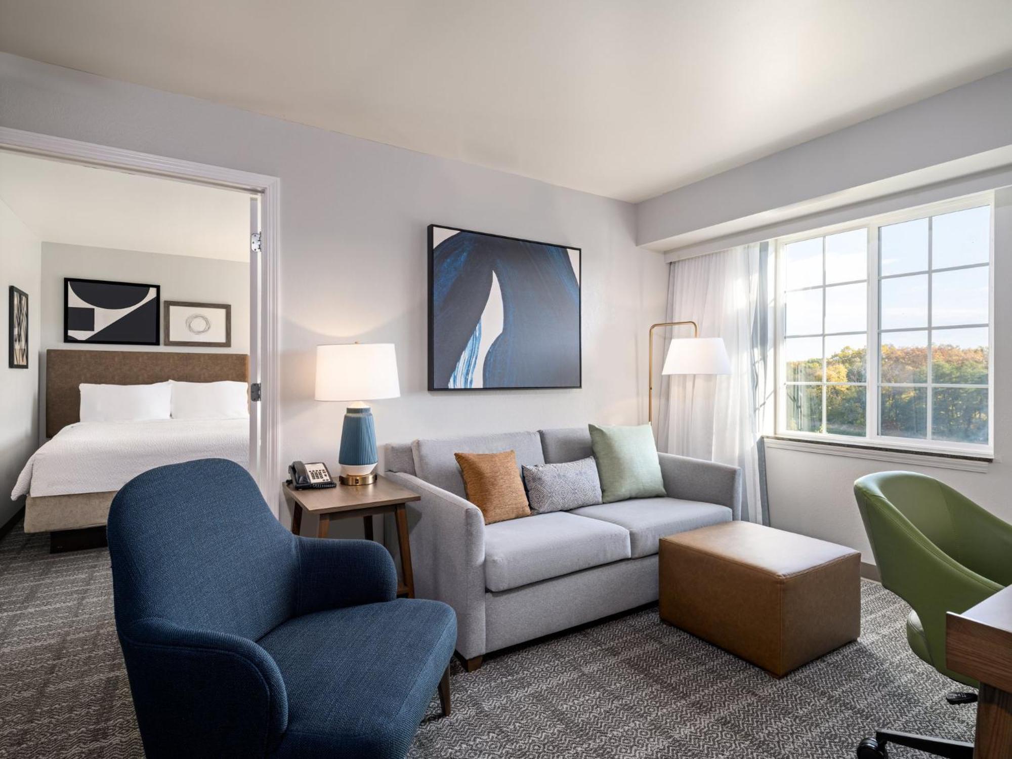 Hotel Staybridge By Ihg 3*