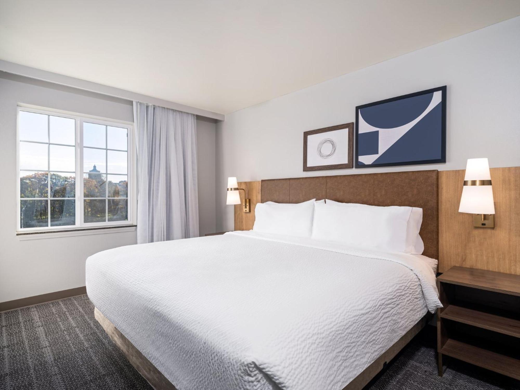 Staybridge By Ihg Hotel 3*