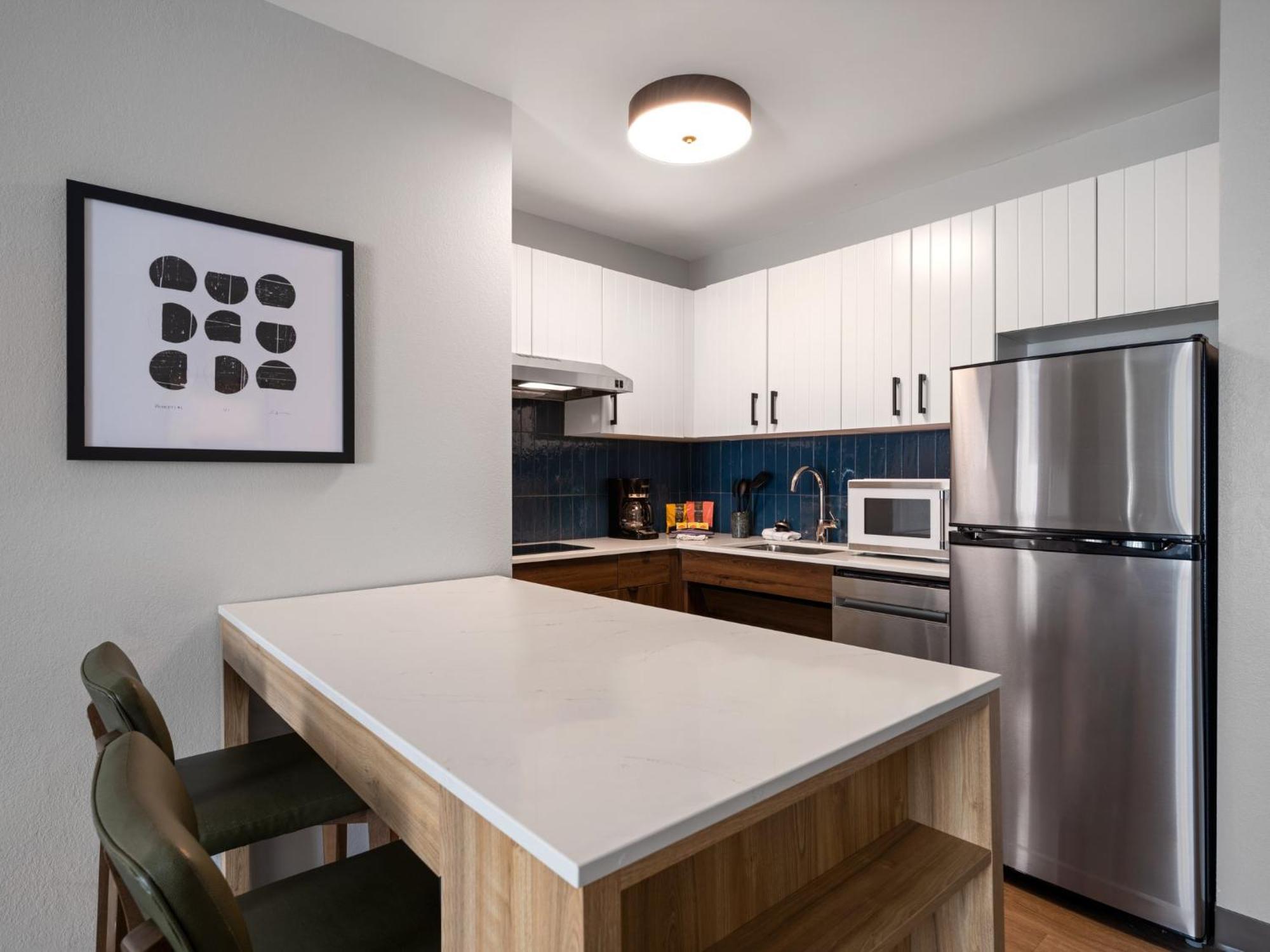 Staybridge By Ihg Hotel