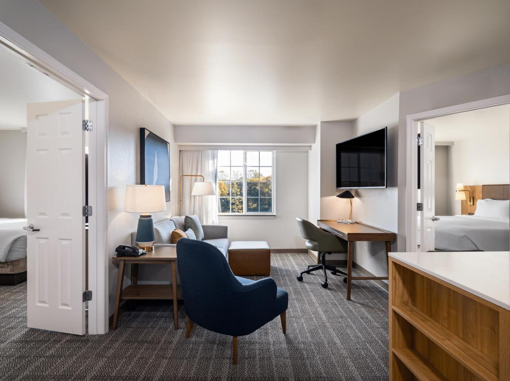 Hotel Staybridge By Ihg 3*