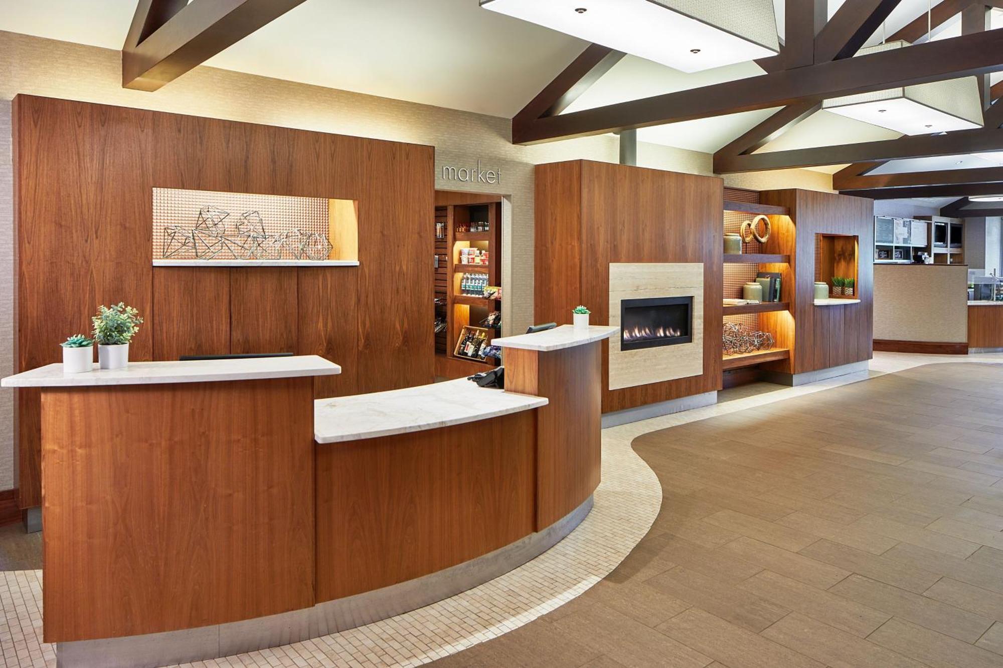Courtyard East / Penfield 4*