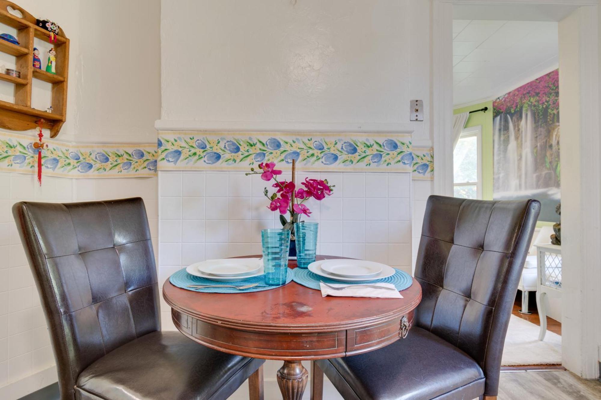 Apartment Idyllic 2 Miles To Downtown!
