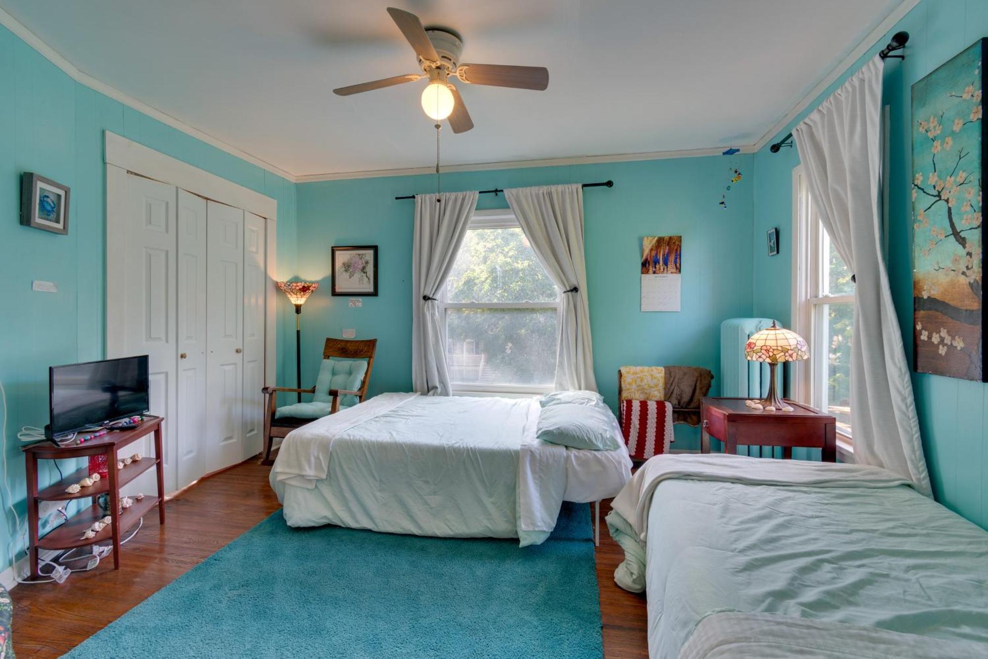 Apartment Idyllic 2 Miles To Downtown!