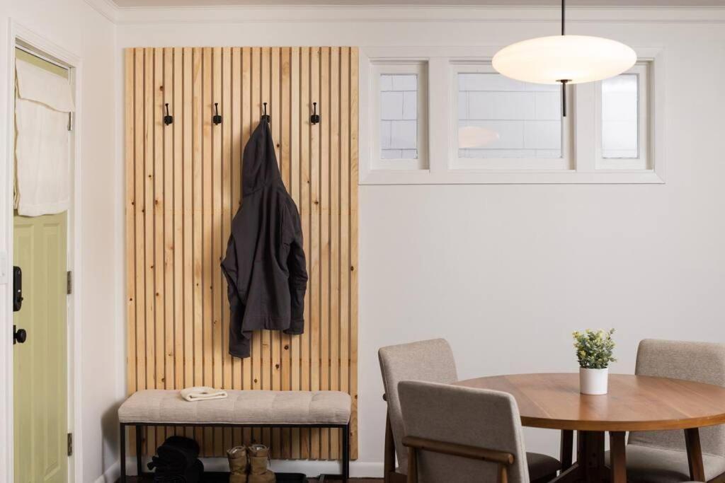 Edge Of The Wedge - Rochesters Most Convenient Holiday home *