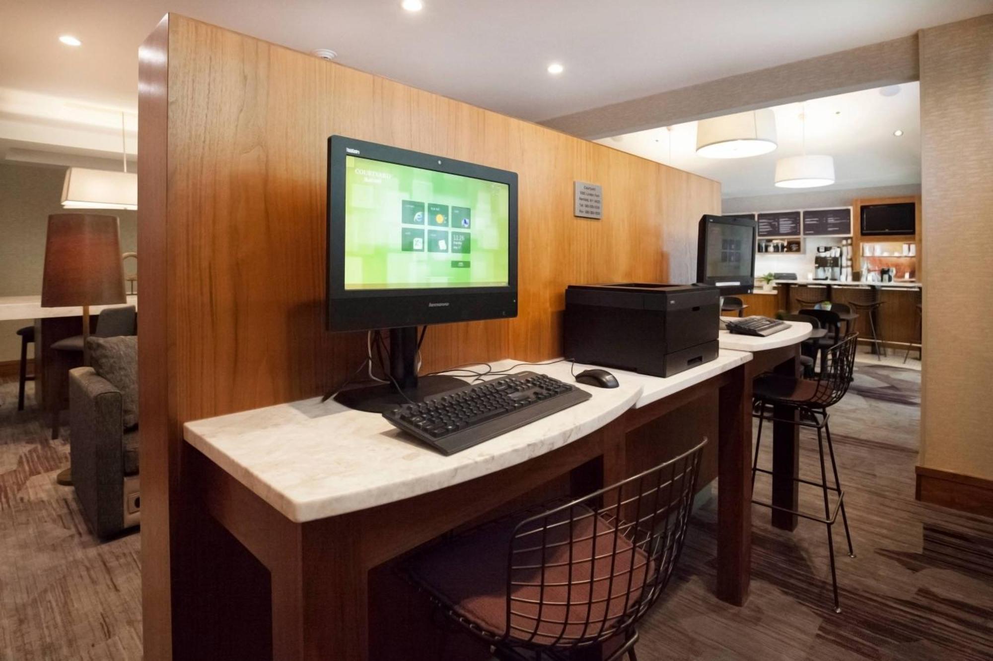 Courtyard East / Penfield Hotel