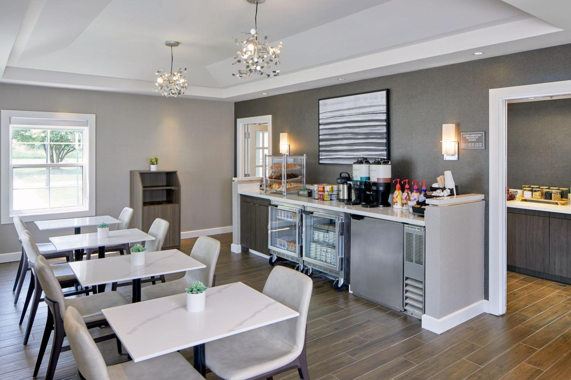 By Marriott West Greece