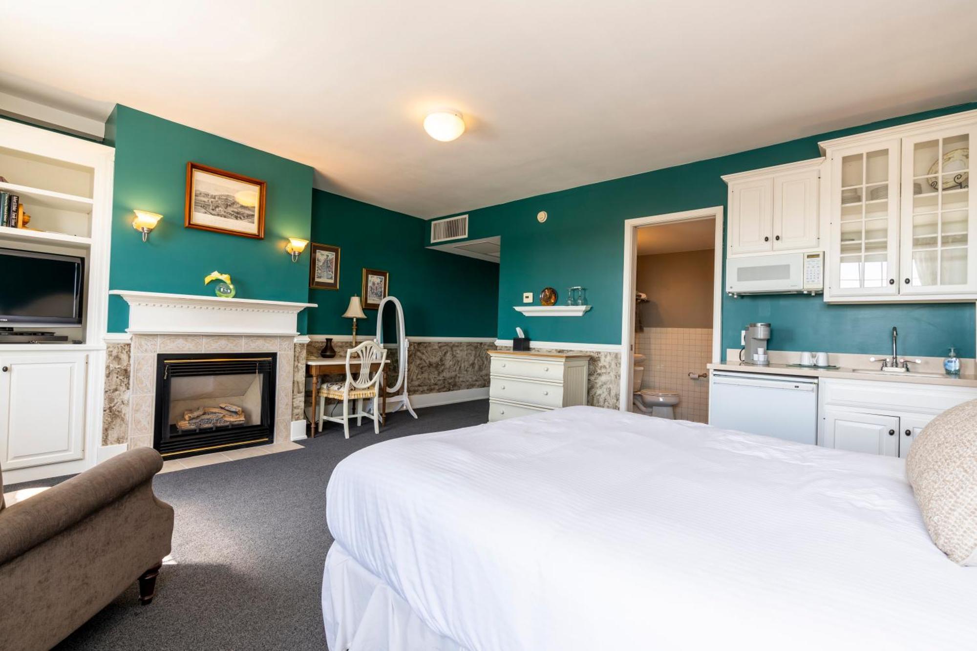 Inn On Broadway 4*