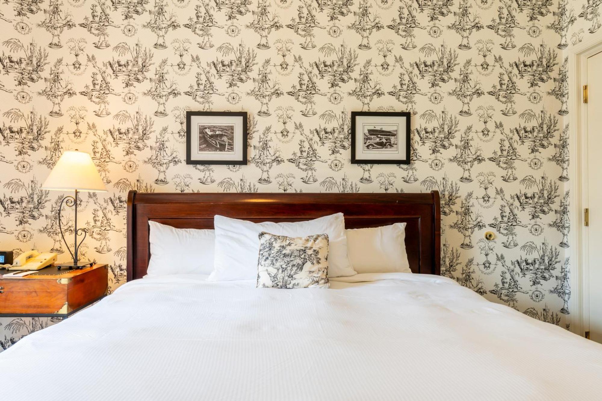 Inn On Broadway 4*
