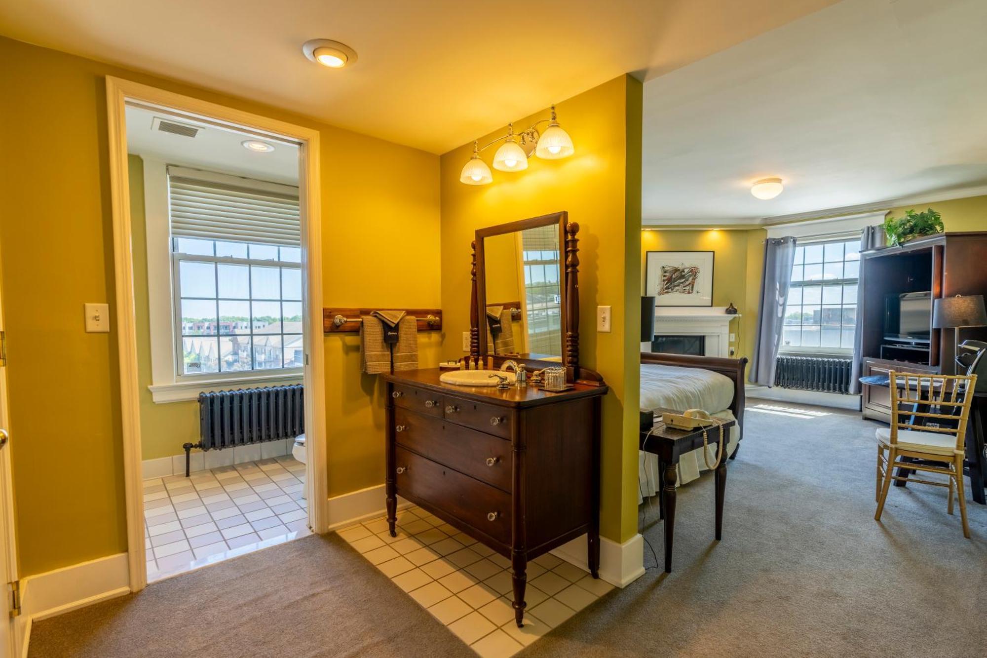 On Broadway Inn 4*