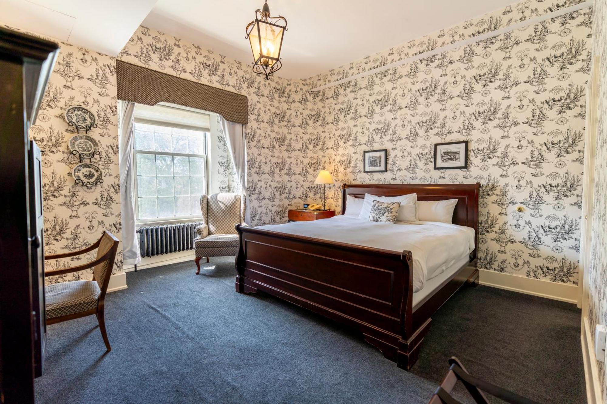 On Broadway 4* Rochester